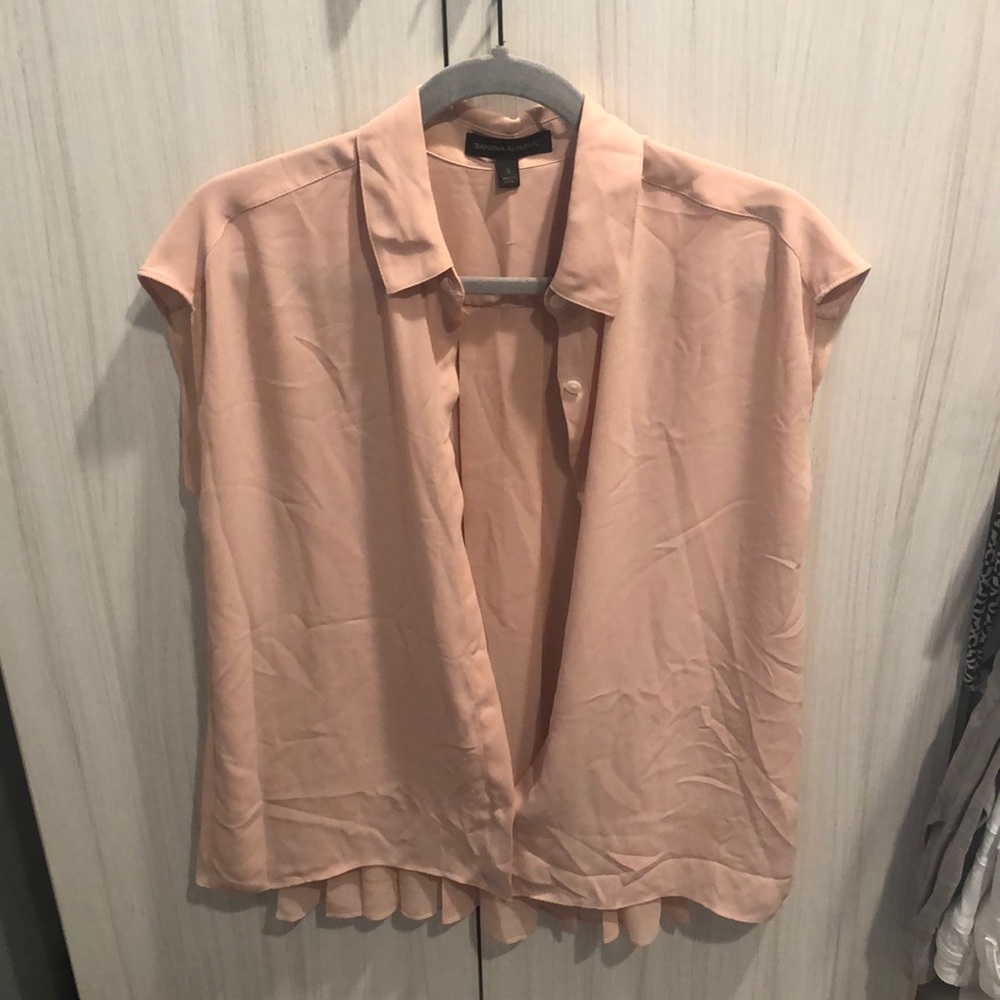 Nice flow Banana Republic blouse